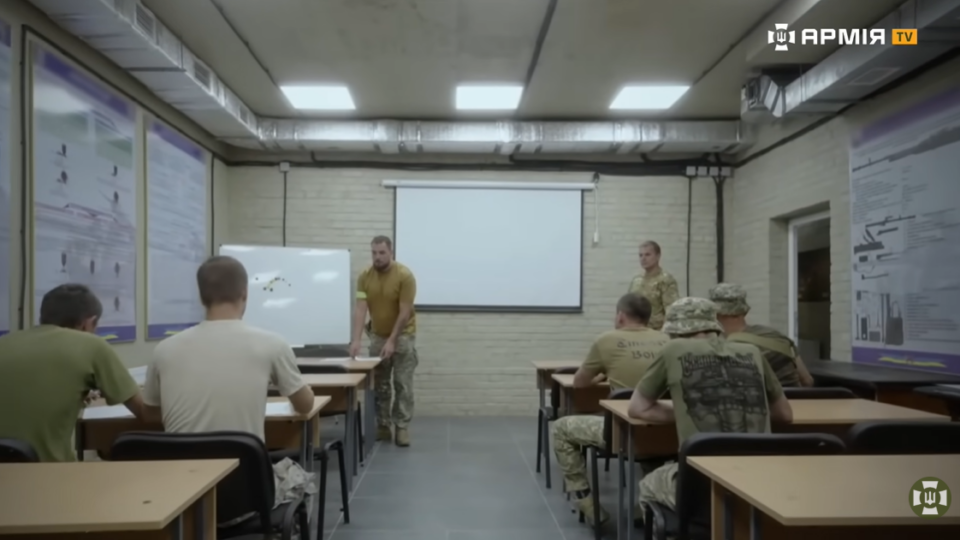 Час на вагу золота: як навчальні центри ЗСУ готують бійців у підземних комплексах  