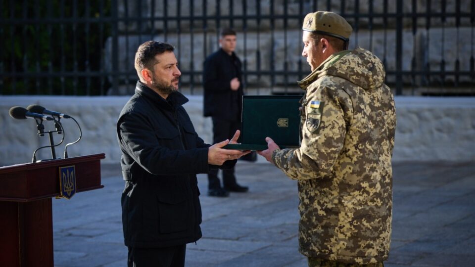 Президент привітав бійців інженерних військ і відзначив їх державними нагородами  