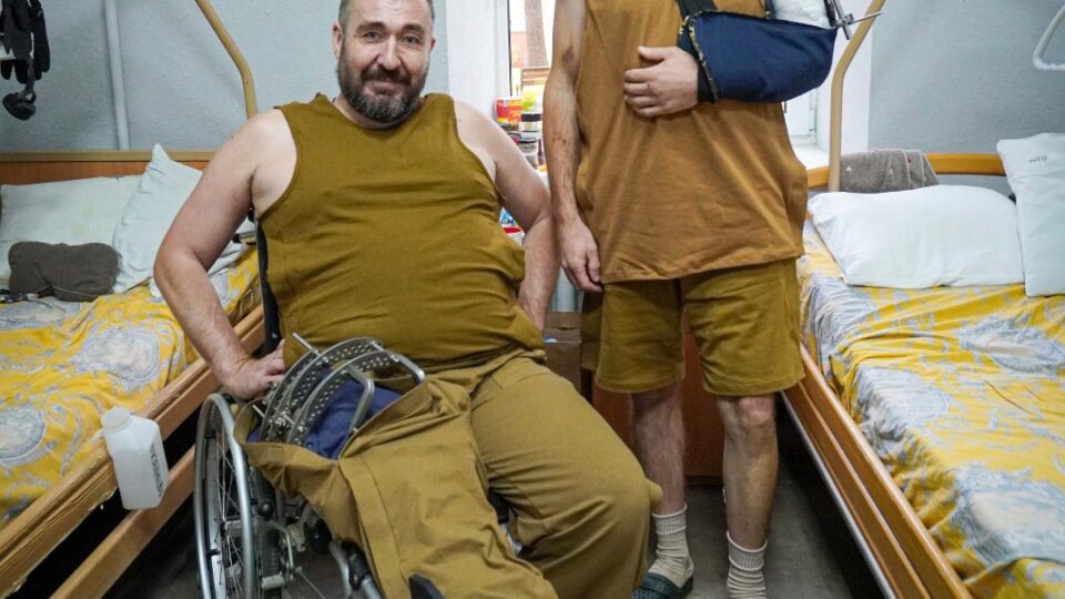 Медичні сили ЗСУ розпочали видачу адаптивного одягу для поранених військових