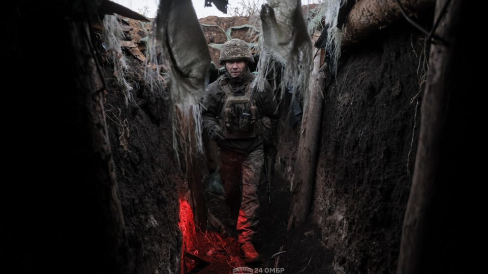 «Де стоїть наша піхота — тримається Україна»: 24-та бригада показала унікальні кадри з окопів Часового Яру  