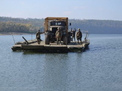 Вода не зупинить маневр: 211-та понтонно-мостова бригада відпрацьовує переправи у бойових умовах  