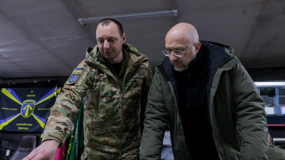 На Харківщині міністр оборони зустрівся з військовими, які обороняють Вовчанськ  