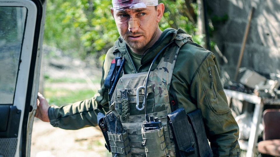 «Поранений — але на ногах»: танкіст «Міха» сам дійшов до евакуації після ворожого скиду  