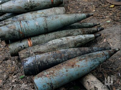 «Нам чужого не треба — повертаємо власникам»: гармаші показали трофейні російські снаряди «Наместник-1»  