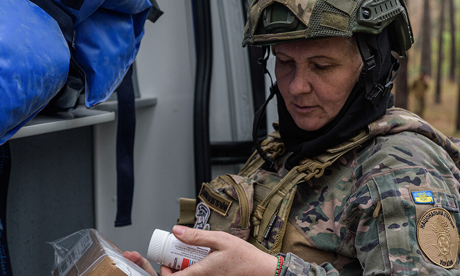 Мати чотирьох дітей виконує 12-кілометрові евакуації: як бойова медикиня «Скіфа» рятує поранених  