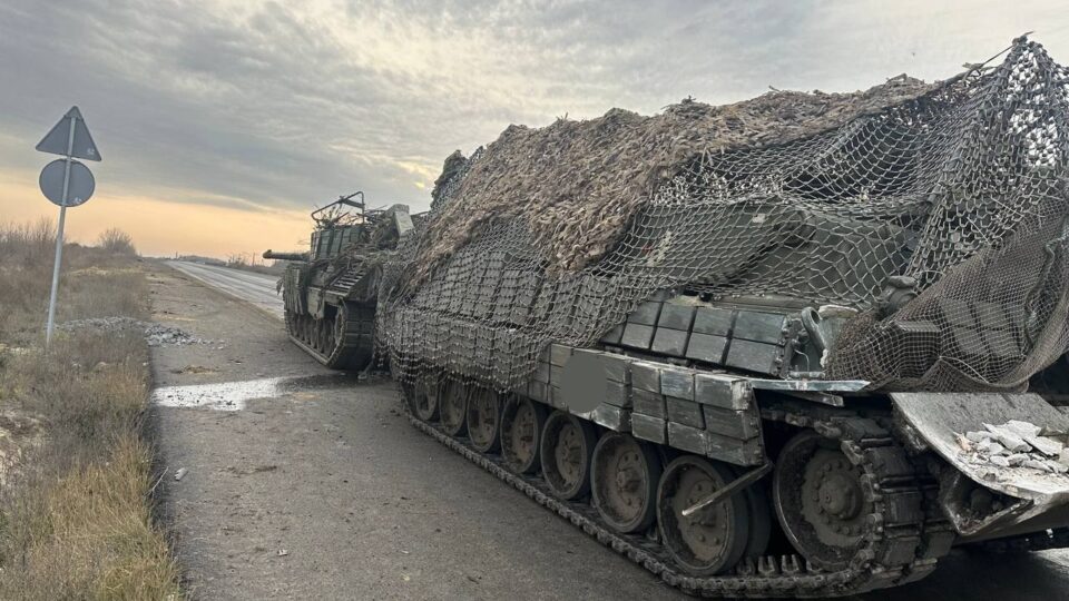 «Під щільним вогнем»: танкісти 5-ї бригади героїчно евакуювали пошкоджений Leopard 1A5  