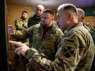 «Маскуються під цивільних»: Головнокомандувач ЗСУ розповів про бої в Покровську та підступну тактику рф  