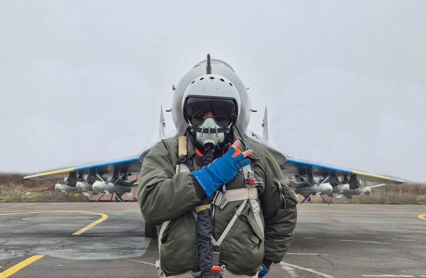 «Витягували» крейсер «Москва» під удар: 50-річний пілот Old Guard збив 30 повітряних цілей на МіГ-29  