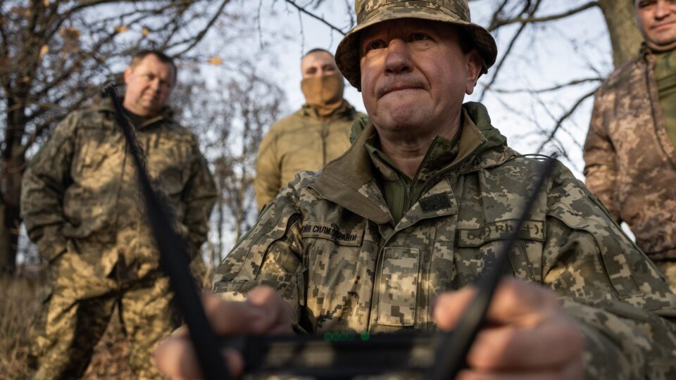 Професійний хет-трик у 57 років: як артилерист старої школи освоїв «Мавіки», FPV та «крила»  