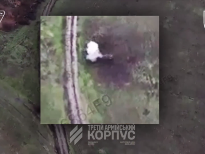 Смертельна комбінація — FPV-дрони та бомбери поставили окупантам шах та мат  