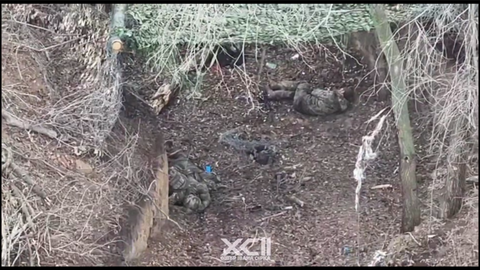 Бомби падали на брухт — штурмовики-дронарі знищили скидами ворожу техніку і десант  