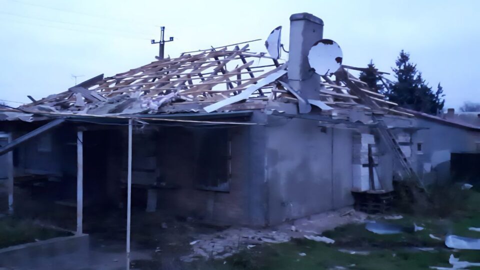 Ворог ударив по Дніпровщині — 3 людей поранено, загинули свійські тварини  