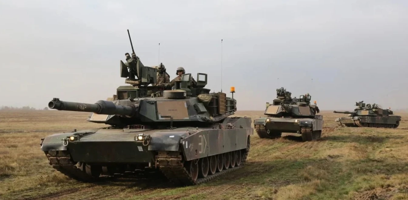На марші — основні бойові танки М1А1 Abrams. Фото: U.S. Army photo by Sgt. Ian Schell