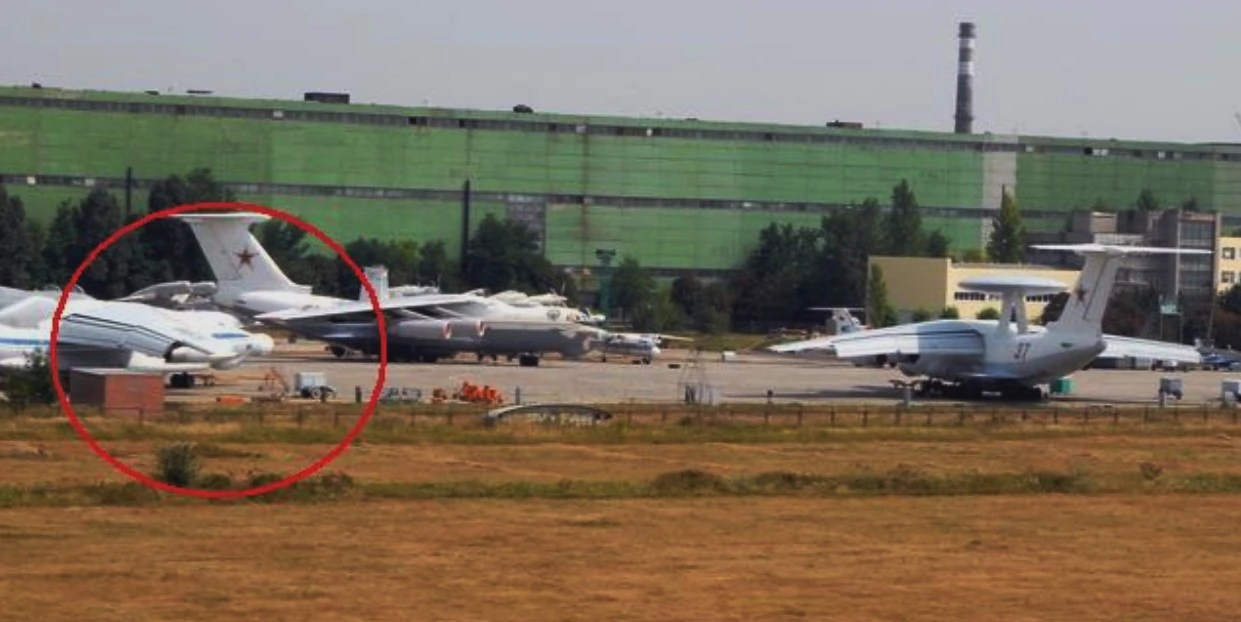 Місце останньої стоянки російського літака А-601А на аеродромі в Таганрозі. Фото VZmil