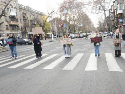 На Одещині стали вмикати червоний сигнал світлофора під час хвилини мовчання  