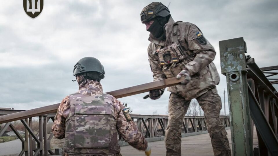 «Це основа оборони й рушійна сила наступу» — міністр оборони привітав військових інженерів  