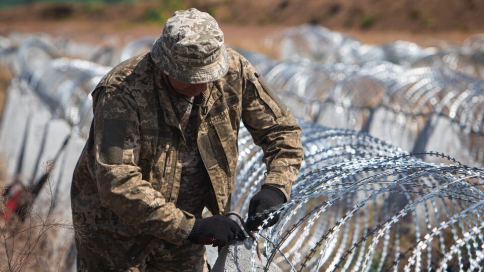 «Життєво важлива робота» — Президент привітав воїнів інженерних військ  