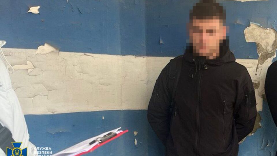 На Київщині іноземець займався підпалами автомобілів українських військових  