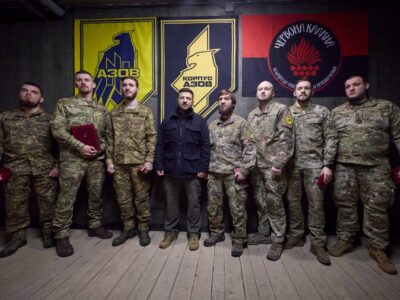 «Це наш Схід»: Президент відвідав пункт управління корпусу «Азов» на Добропільському напрямку  