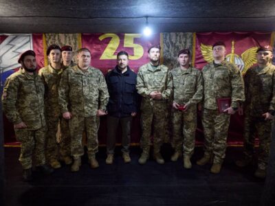Президент відвідав десантників 25-ї бригади та обговорив ситуацію поблизу Покровська  