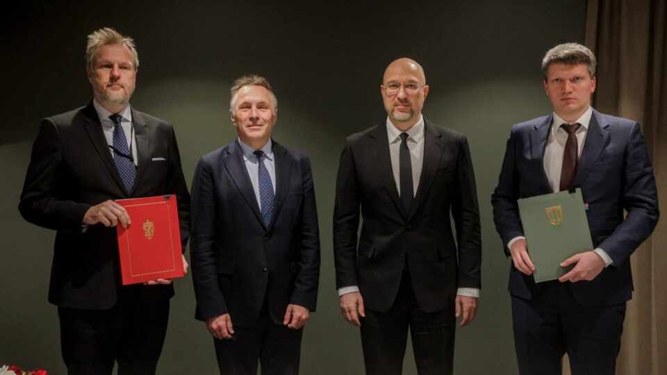 Міінстри оборони України та Норвегії обговорили посилення ППО та співпрацю в сфері ОПК  