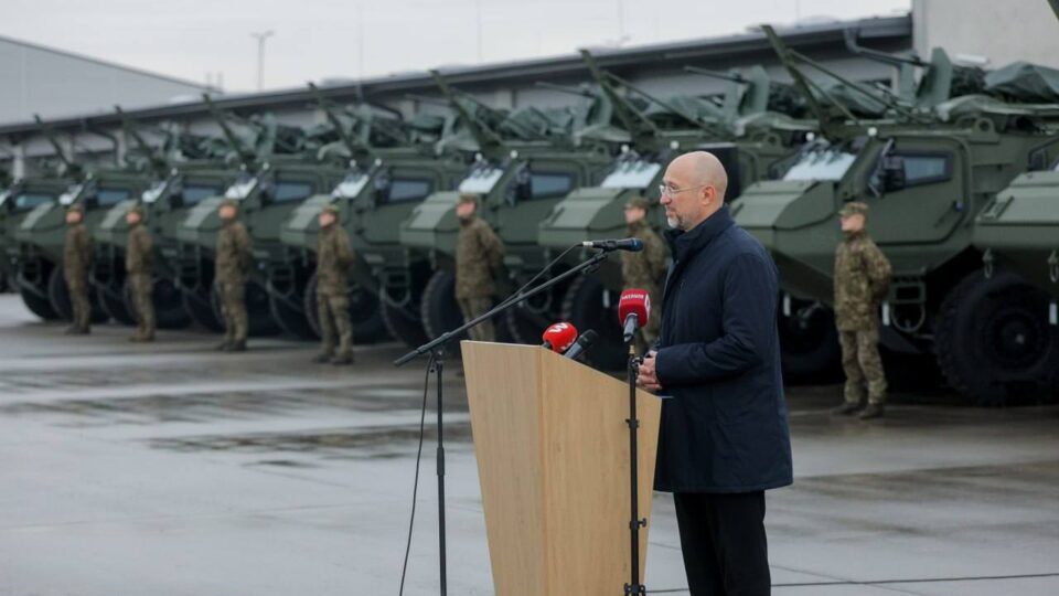 Україна отримала від Латвії 33 одиниці бронетехніки та нову допомогу на €2,2 млн — Денис Шмигаль  