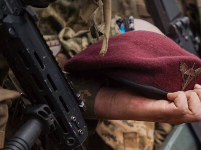 «Воїни світла, що нищать темряву» — Головнокомандувач ЗСУ привітав десантників з Днем ДШВ  