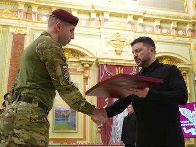 «Взірець для багатьох» — Президент відзначив державними нагородами воїнів ДШВ  