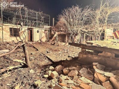 Нічний удар БПЛА по Одещині: пошкоджено будинки та газову трубу, виникла пожежа  