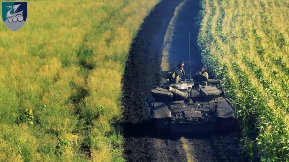 Без гармати, але в строю: командир роти 36-ї бригади прикрив евакуацію побратимів несправним танком  