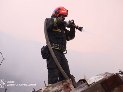 Ворожі атаки на Дніпропетровщину: є загиблий та постраждалий  