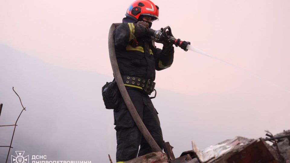 Ворожі атаки на Дніпропетровщину: є загиблий та постраждалий  