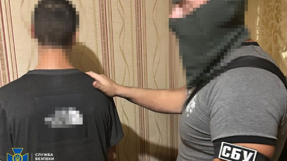 «Псевдовогнегасник» для теракту: у Дніпрі затримали 18-річного диверсанта рф  