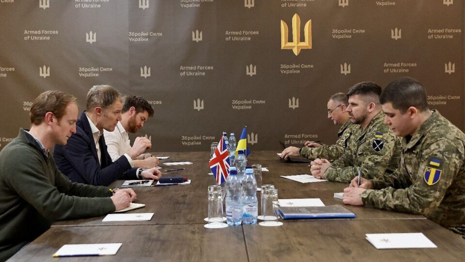 «Першочергові потреби ЗСУ»: у Генштабі відбулась зустріч із представником Штабу оборони Великої Британії  