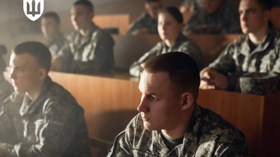 «До 10 тисяч гривень»: уряд заснував стипендію пам’яті загиблих героїв для курсантів військових вишів  