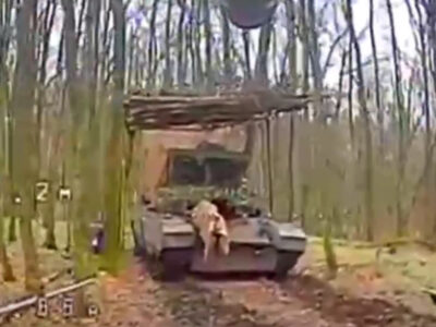 Спершу танк, а потім його запаси: 21-ша бригада знищила і броню, і склад БК окупантів  