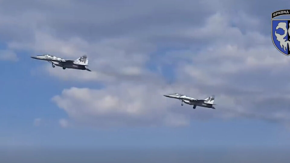 «Бойовий ритм у небі»: «Привид Києва» показав роботу пари винищувачів МіГ-29  