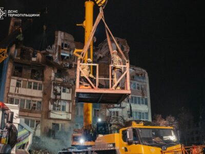 «Кількість загиблих зросла до 32»: У Тернополі під завалами знайшли тіло жінки, 7 людей ще шукають  