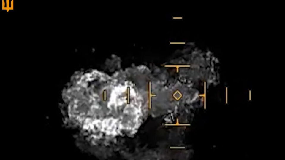 «Влучно. Спокійно. Раз за разом»: 91-й батальйон показав, як бомбери нищать піхоту та склади БК окупантів  