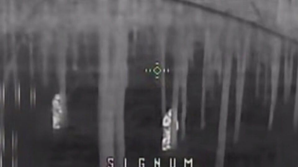 «Тулилися до дерева і ховалися під плащем»: епічне відео нічного полювання на окупантів під Лиманом  