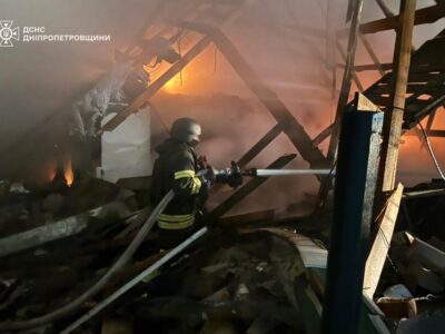 Атака на чотири райони Дніпропетровщини: понівечено багатоповерхівку та інфраструктуру  
