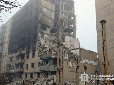 Авіабомбами й дронами рф атакувала Донеччину: 10 поранених, пошкоджено адмінбудівлю ДСНС  