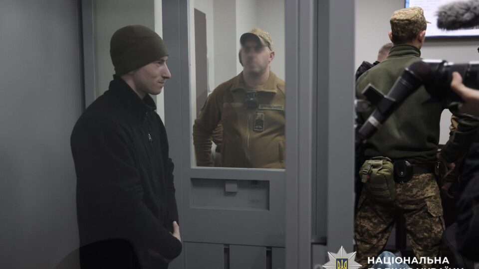 Вперше в Україні росіянин, який розстріляв полоненого воїна ЗСУ, отримав довічне ув’язнення  