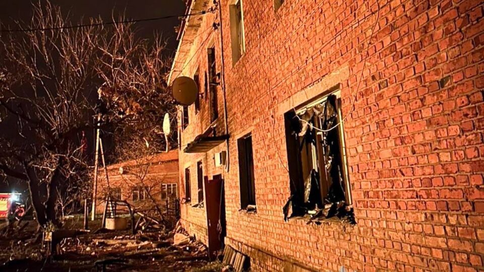 Окупанти обстріляли жителів Сумщини: є поранені, пошкоджені лінії електропередач  