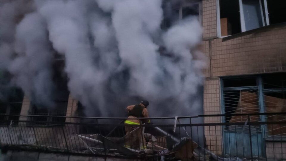 Унаслідок атаки рф у Павлограді виникла пожежа, є постраждалий  