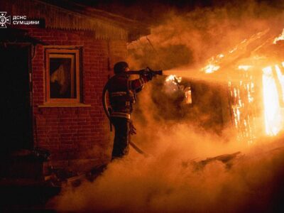 Окупанти атакували жителів Сумщини: виникли пожежі, є постраждалий  
