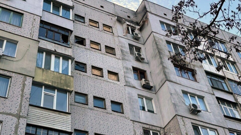 Окупанти обстріляли Бериславський і Херсонський райони: серед жертв — комунальник і працівник СТО  