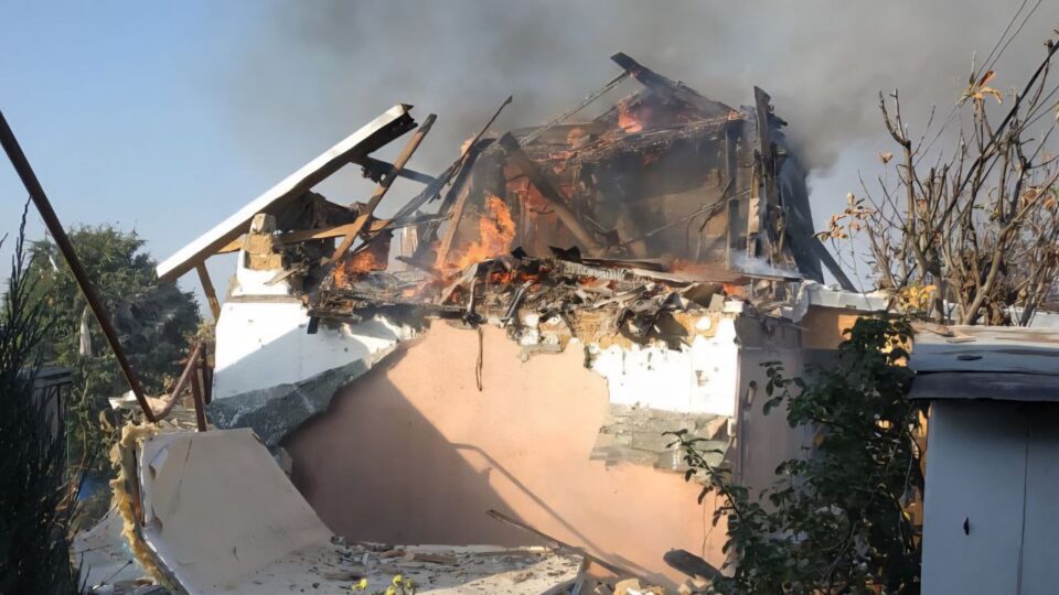 Наслідки обстрілів рф на Дніпровщині: є загиблі та паранені, виникли пожежі  