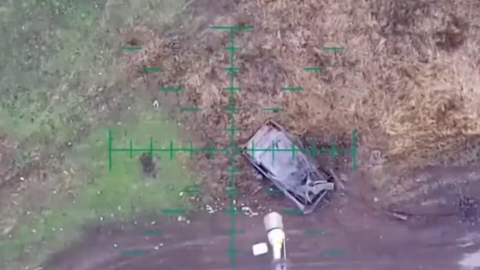 Вдарили по скупченню піхоти й спалили техніку: кадри бойової роботи десантників  