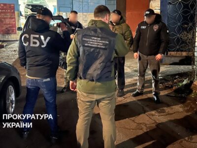 «Оберіг» за $15 тисяч — на Черкащині викрили військового та цивільного  